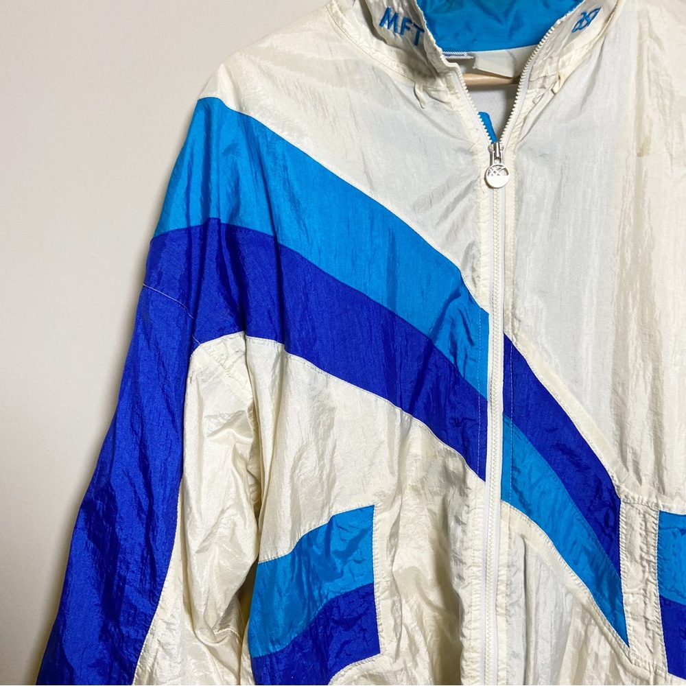 ASICS Vintage 90s MFT Crinkle Shell Jacket in Blue & Cream - Picture 2 of 7